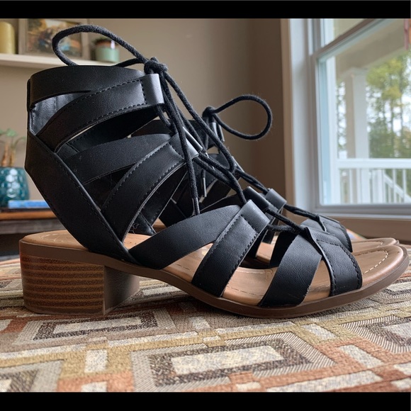EUC Harlow Low Heel Sandals - Picture 4 of 5